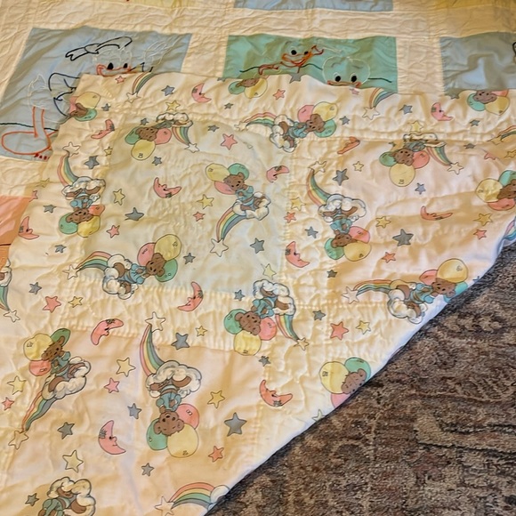 Vintage handmade Disney baby blanket or Lap quilt - Picture 5 of 9